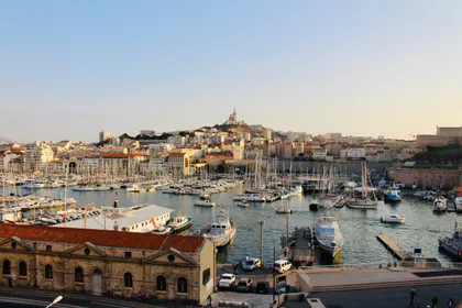 Le Vieux-Port de Marseille et Notre-Dame de la Garde — garde partagée à Marseille